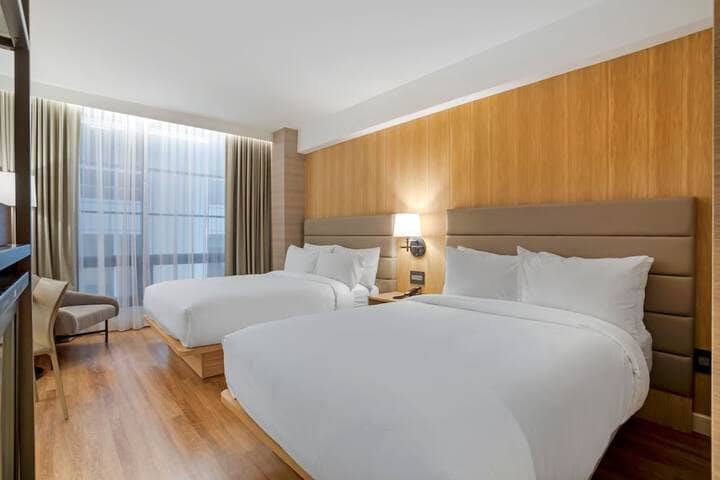 Room 6 of 40