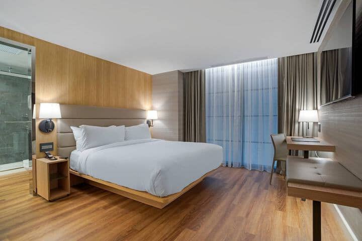 Room 17 of 40